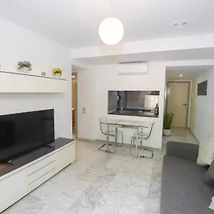 https://different-cancun-salou.catalonia-hotels.com